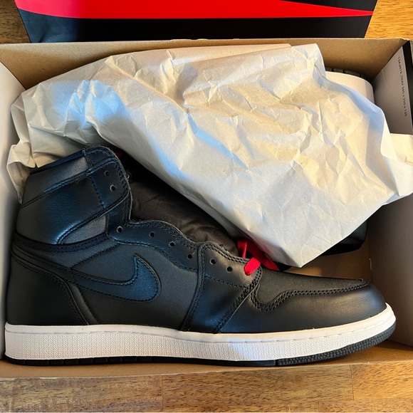 Air Jordan 1 Retro High OG Black Satin / Black Gym Red - Picture 10 of 10